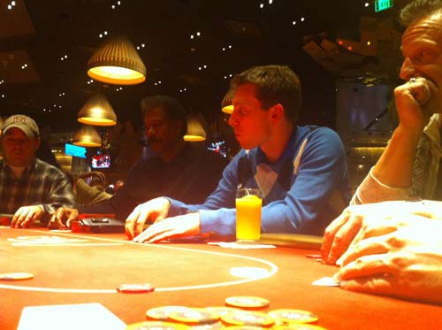Emil spelar poker på Aria hotell och Casino i Las Vegas
