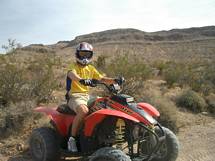 ATV fyrhjuling i öknen Las Vegas