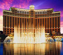 Bellagio fontänen med hotellet i bakrunden i Las Vegas