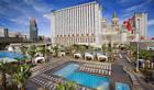 Excaliburs hotell och pool i Las Vegas